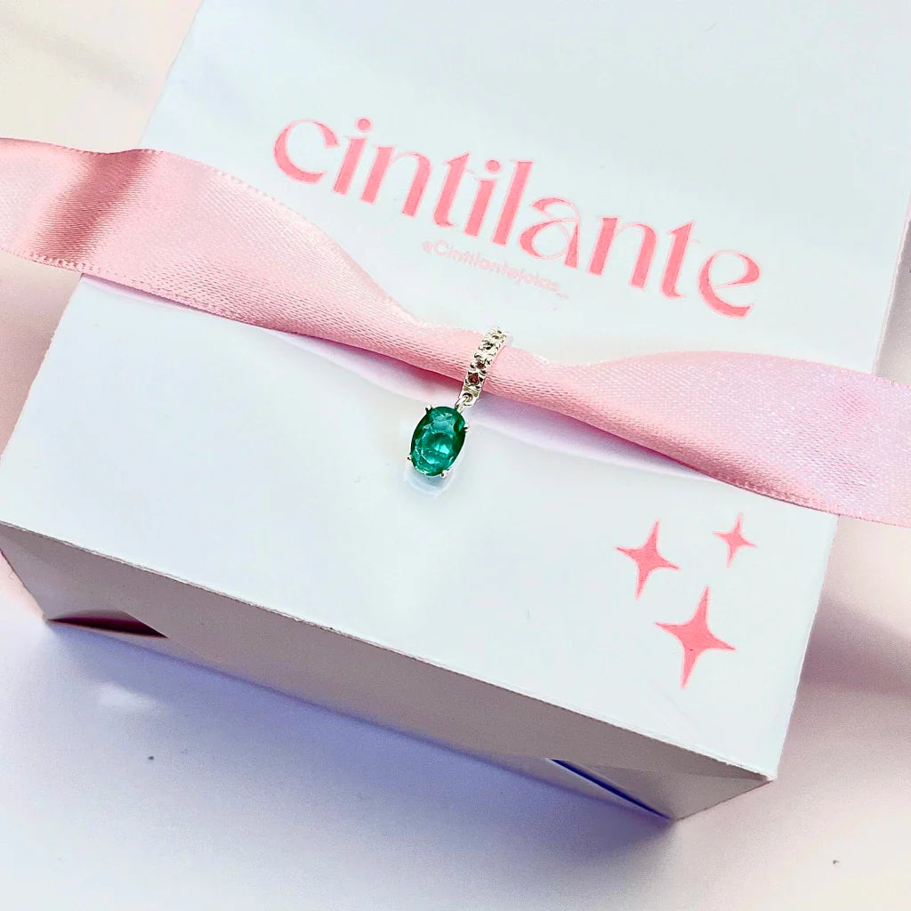 Berloque argola cravejada oval turmalina