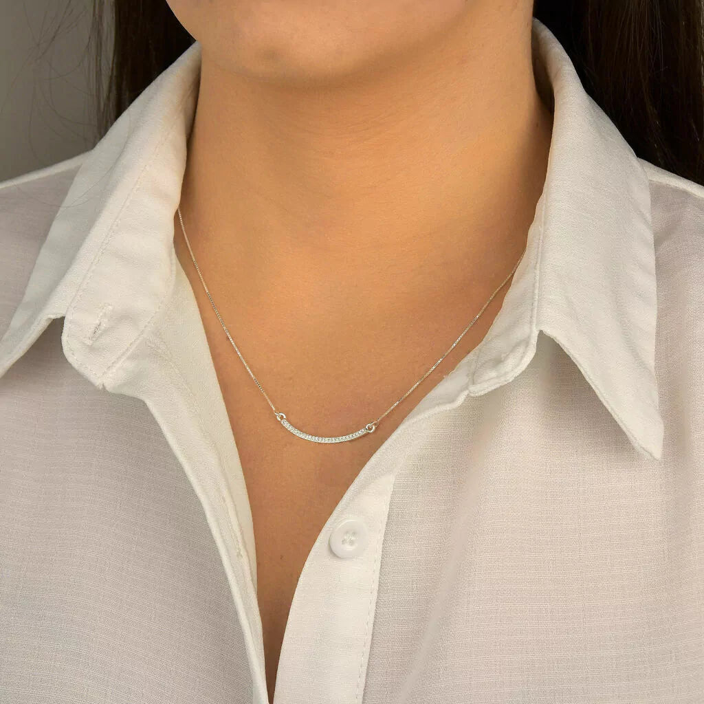 Gargantilha curva cravejada