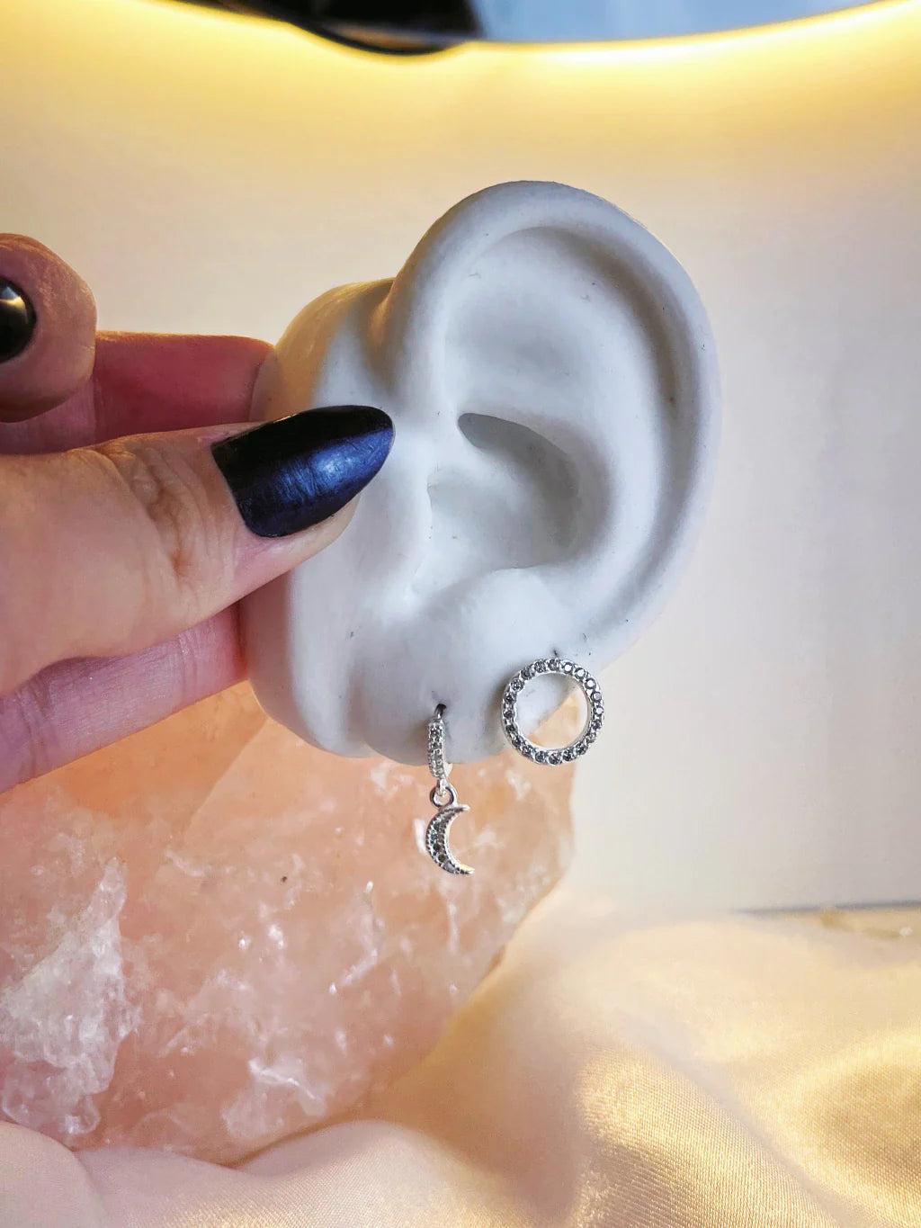 Argola cravejada lua