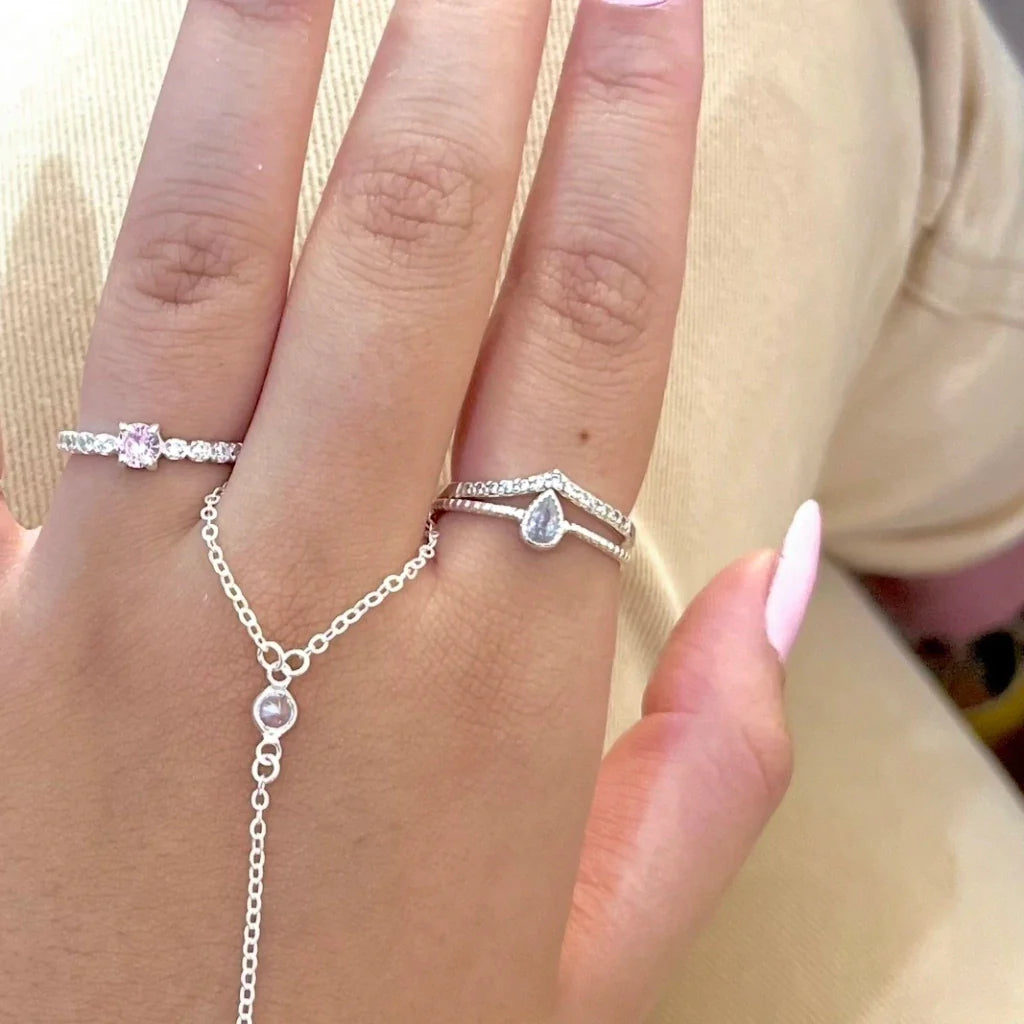 kit anel V cravejado + solitário gota